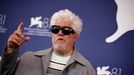 Režisér Pedro Almodóvar na benátském festivalu.