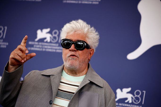 Režisér Pedro Almodóvar na benátském festivalu.