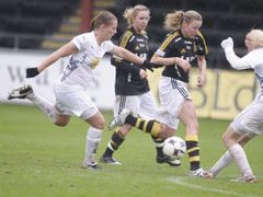 Ve švédském ženském fotbalu jsou narozdíl od toho českého prestiž, vážnost i peníze.