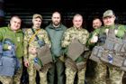 Post Bellum Paměť národa Ukrajina vesty vojáci