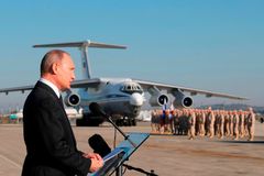 Rusové Putinovi po útoku na Sýrii vyčítají, že je příliš měkký. Umíme jen žvanit, píší v komentářích
