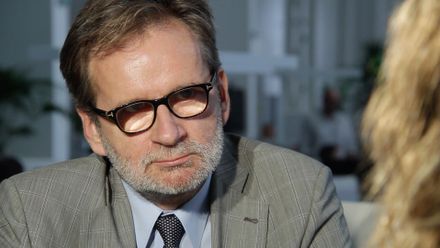 EU rezaví jako auto, odpadávají nepotřebné části. Současná krize může být osudová, říká Povejšil