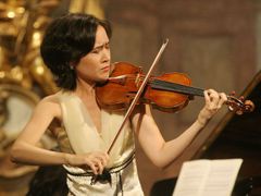 Koncert v kostele Šimona a Judy uzavřel program prvního dne Fóra 2000. Hudebníci hráli pouze na mistrovské nástroje vyrobené Stradivarim.