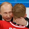 MS 2016 finále Kanada-Finsko: Vladimir Putin a Corey Perry