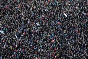 Foto: Justici nedáme, křičel dav na Staroměstském náměstí. Demonstrantů přibylo