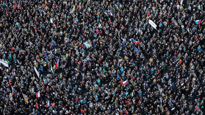 Podívejte se, jak vypadala už druhá a početnější demonstrace proti Marii Benešové a premiérovi Andreji Babišovi.