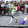 Čína, Peking, robot, výstava, humanoid,