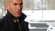 Katarskou kandidaturu na šampionát v roce 2022 podpořil bývalý nejlepší fotbalista planety Francouz Zinedine Zidane.