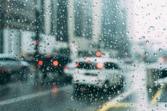 Na Jesenicku platí třetí povodňový stupeň, vydatný déšť rozvodňuje toky