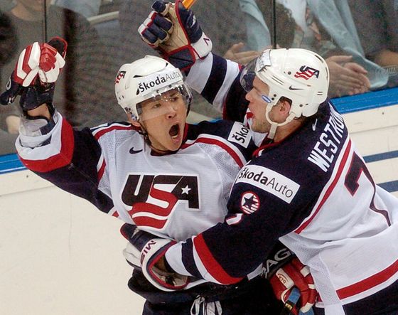 Richard Park, který v korejské reprezentaci dělá asistenta, nastupoval v NHL i za reprezentaci USA. Zazářil na MS 2004 v Praze (5+3 v 9 zápasech).