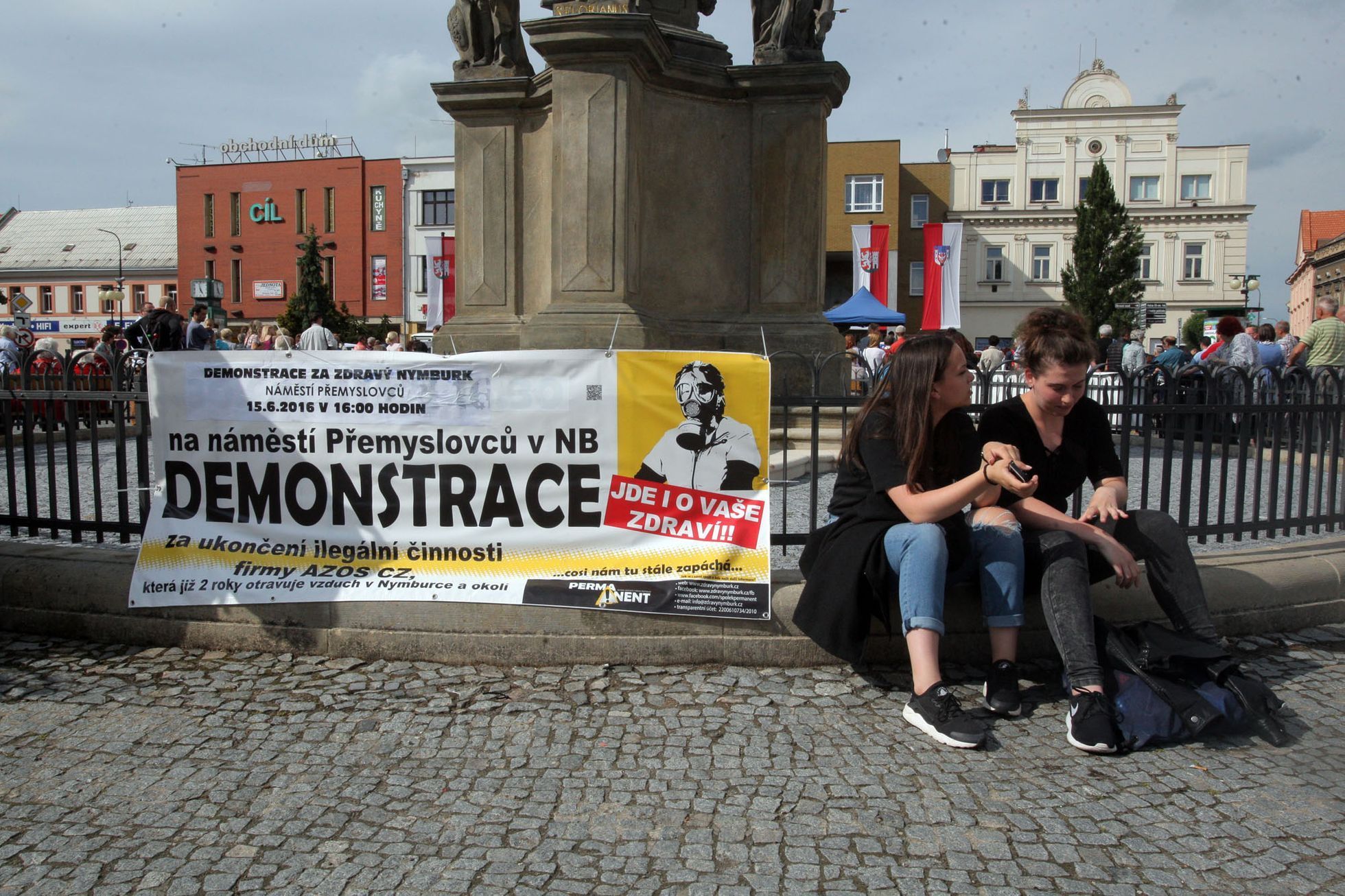 Demonstrace proti smradu v Nymburce