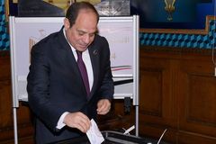 Egyptský prezident Sísí podle očekávání obhájil funkci. Ujme se třetího mandátu