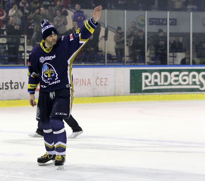 Jaromír Jágr se po zápase s Litvínovem rozloučil s kladenskými fanoušky. Teď už bude oblékat dres Dallasu.