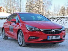 Nový Opel Astra se zatím prodává jako pětidveřový hatchback, letos dorazí i kombík.