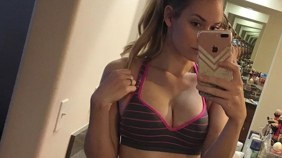Golfová profesionálka Paige Spiranacová je v Americe velmi populární a vládne žebříčkům sportovních krásek.