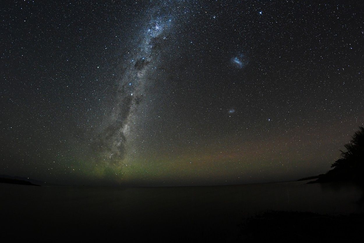 Pohled na galaxii Velkého a Malého Magellanova oblaku