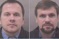Policie hledá dva muže s ruským pasem. Když vybuchl sklad Vrbětice, byli v Česku