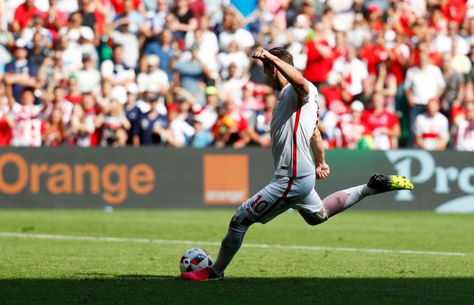 Euro 2016, Polsko-Švýcarsko: Grzegorz Krychowiak proměňuje rozhodující penaltu