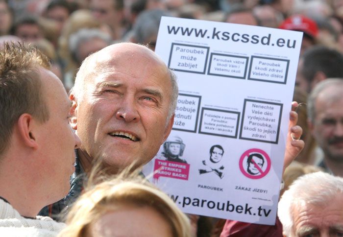 Demonstrace za odstoupení Paroubka