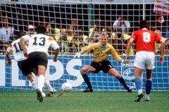 Manekýni z domu hrůzy, euforie na tribunách a zářez životní naděje, vzpomíná Stejskal