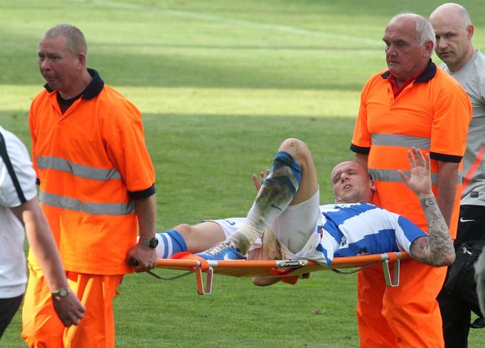 Fotbal, Pohár České pošty, Sparta - Mladá Boleslav: zraněný Radek Dosoudil