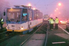 Černé ráno v Ostravě: 2 nehody tramvají, 4 zranění
