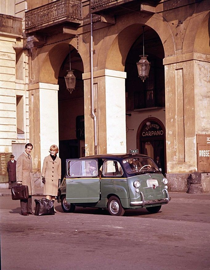 Fiat 600 se vyráběl i ve verzi Multipla.