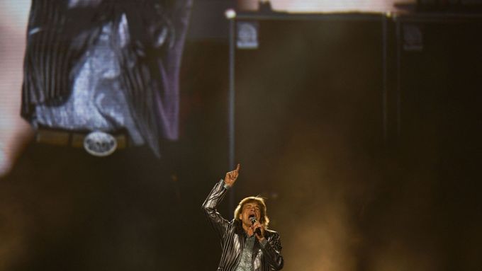 Skladba Sympathy for the Devil, jak ji The Rolling Stones hráli minulý týden v americkém Bostonu. Foto: ČTK/AP
