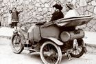 Tříkolku vyráběla i tuzemské automobilka Walter od roku 1910. Byl to jakýsi mezistupeň v historii firmy mezi produkcí motocyklů a automobilů.