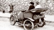 Tříkolku vyráběla i tuzemské automobilka Walter od roku 1910. Byl to jakýsi mezistupeň v historii firmy mezi produkcí motocyklů a automobilů.