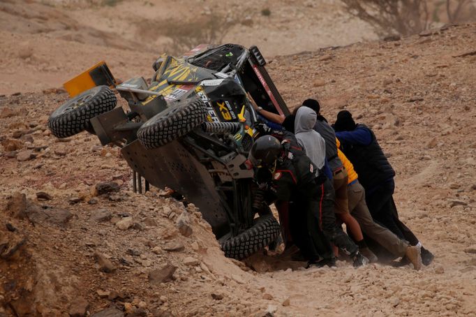 Patrick Becquart (Can-Am) havaroval  v 5. etapě Rallye Dakar 2021