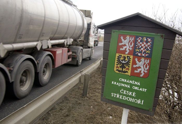 Kamiony v Českém středohoří