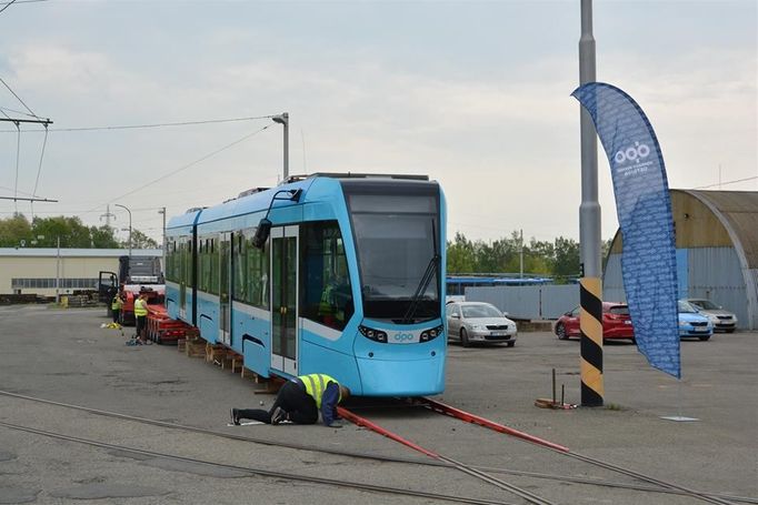 Tramvaj Stadler nOVA.