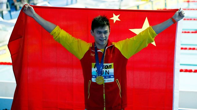Sun Jang po vítězství na MS v plavání v roce 2019