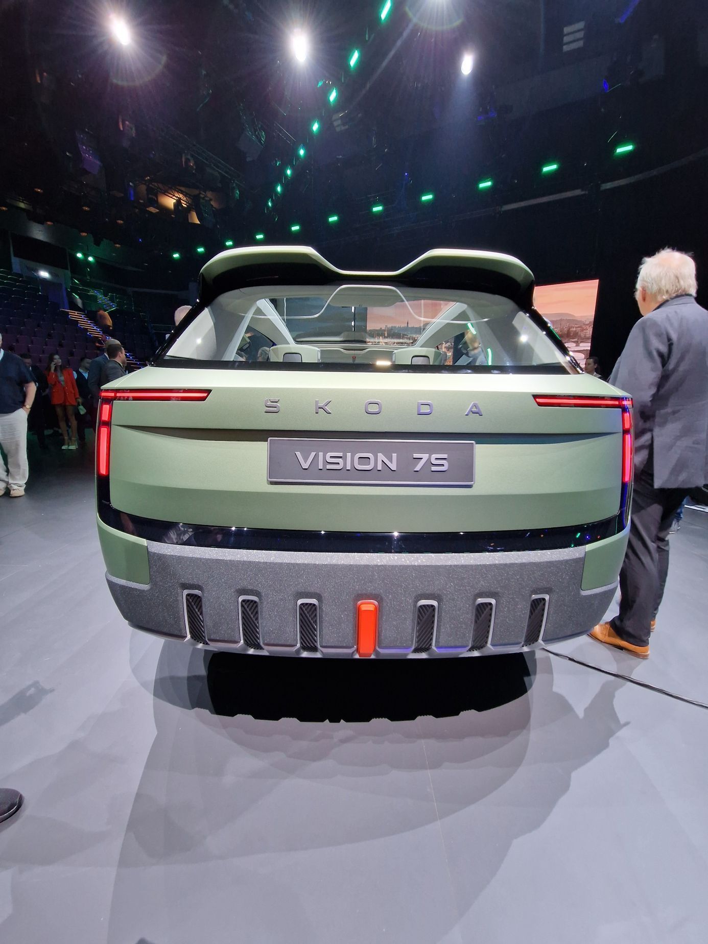Škoda Vision 7S živě