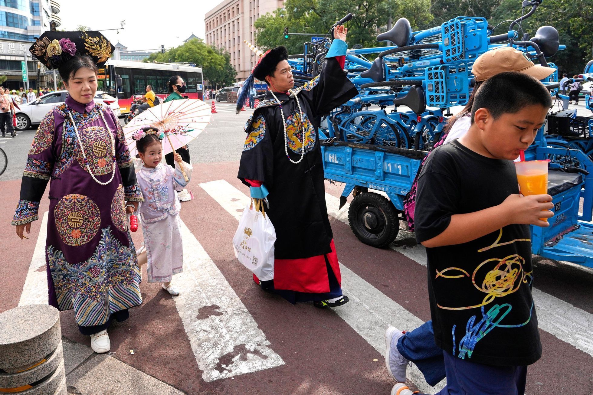 Čína, Národní den, Hong Kong, Mao Ce-tung, vojenská přehlídka, dovolené státní svátek, oslava, zlatý týden
