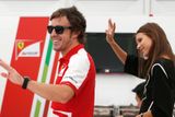 To Fernando Alonso se už stačil rozvést a nyní chodí s ruskou modelkou Dášou Kapustinovou.