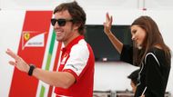 To Fernando Alonso se už stačil rozvést a nyní chodí s ruskou modelkou Dášou Kapustinovou.