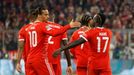 Liga mistrů 2022/23, Bayern - Plzeň: Leroy Sané a Sadio Mané slaví gól na 4:0.