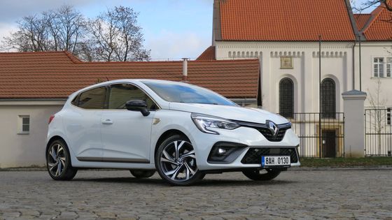 Renault Clio E-Tech je hybrid s francouzskými geny. Pohodlí božské, úspory skromnější