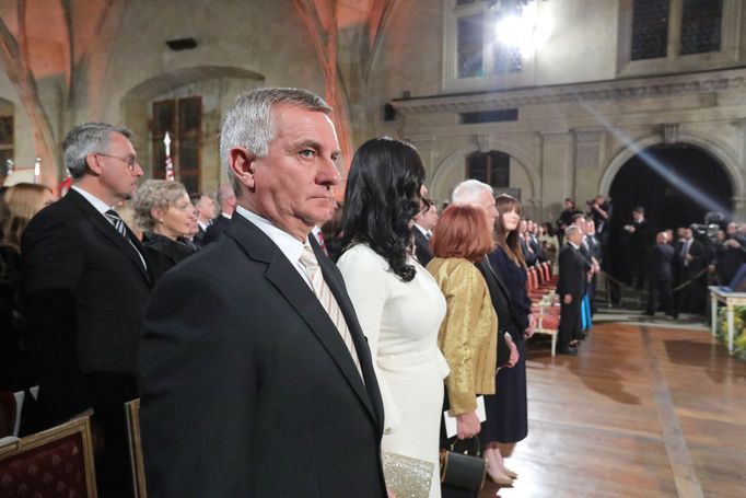 Fotografie z příprav na zahájení ceremoniálu udílení státních vyznamenání prezidentem ČR Milošem Zemanem na Pražském Hradě. 28. 10. 2019.