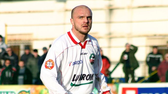 Vyhlášený technik Edvard Lasota hrál první ligu v sedmi klubech, ve Zlíně působil v letech 2002 až 2006.