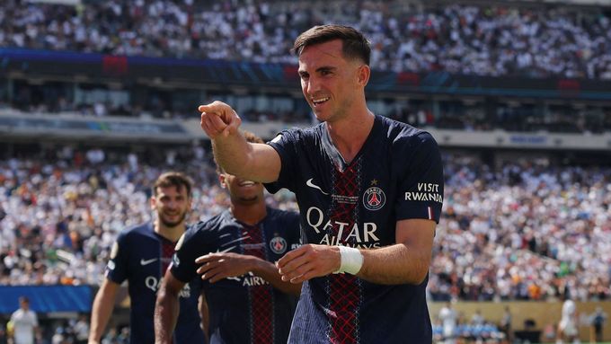 Fabián Ruiz slaví gól PSG proti Realu Madrid v semifinále MS klubů.