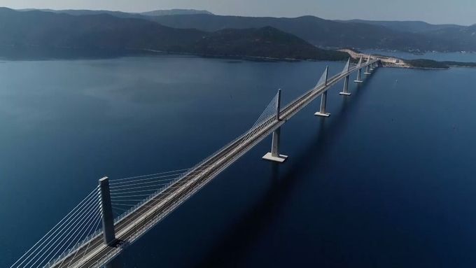 Nový chorvatský most zkrátí turistům cestu na jih země. Nově nebudou muset jezdit přes Bosnu a Hercegovinu.