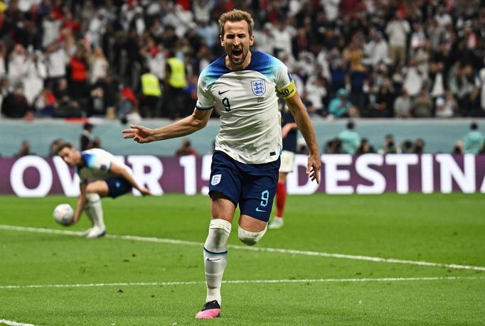 Harry Kane slaví gól ve čtvrtfinále MS 2022 Anglie - Francie