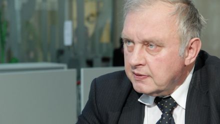 Ransdorf lže, tvrdí exministr Vondra