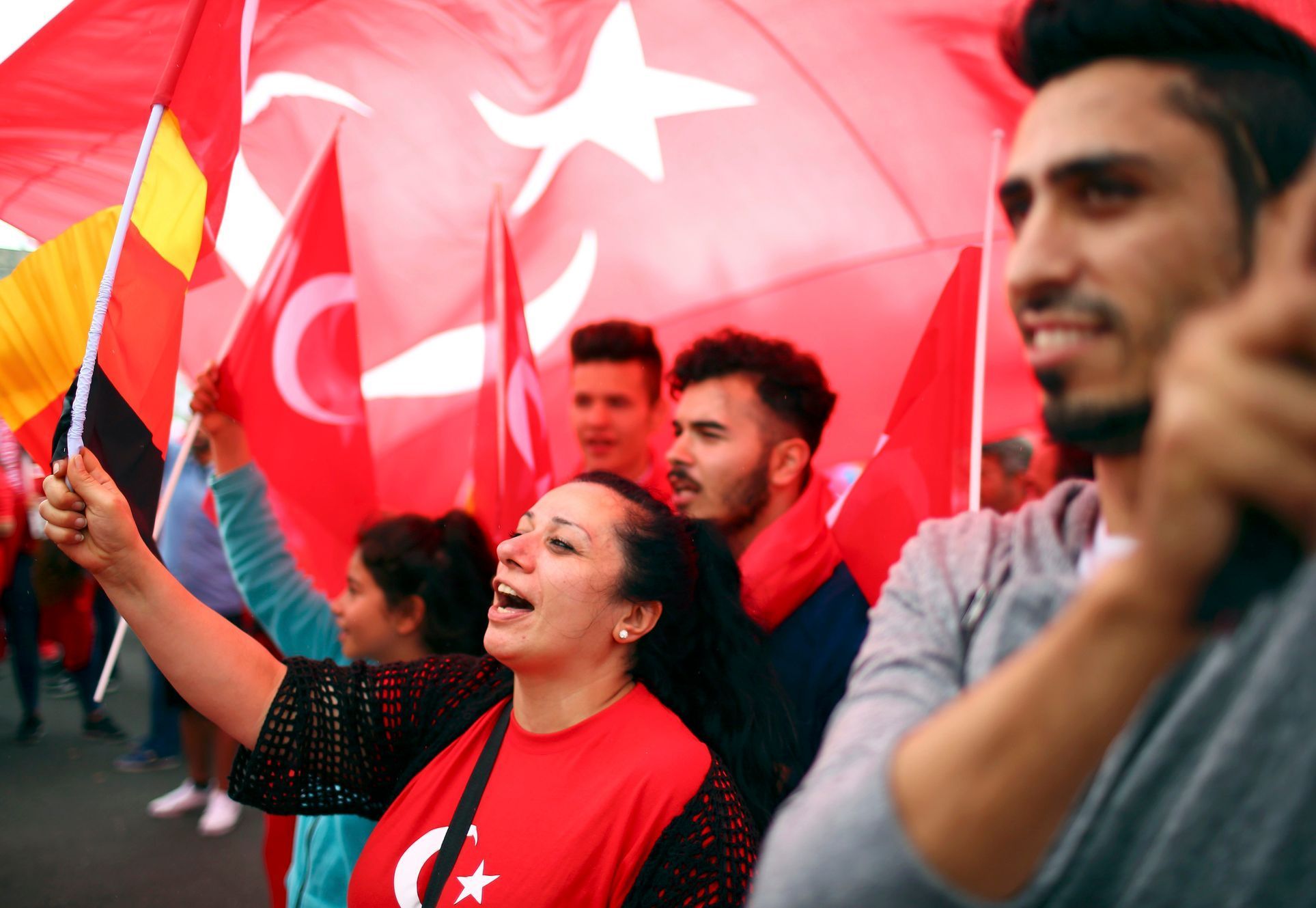 Demonstrace na podporu tureckého prezidenta Recepa Erdogana