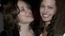 Actress Angelina Jolie (R) and her mother Marcheline Bertrand pose together at the premiere of Jolie's film "Original Sin" in Hollywood in this July 31, 2001 file photo. Oscar-winning actress Jolie said on May 14, 2013 that she had undergone a preventive double mastectomy after finding out she had a gene mutation that leads to a sharply higher risk of both breast and ovarian cancer. Jolie, writing in the New York Times, said her mother's death from cancer at 56 and the discovery that she carried the BRCA1 gene mutation led to her decision out of fears she might not be around for her six children. REUTERS/Fred Prouser/Files (UNITED STATES - Tags: ENTERTAINMENT HEADSHOT PROFILE) Published: Kvě. 14, 2013, 6:52 dop.