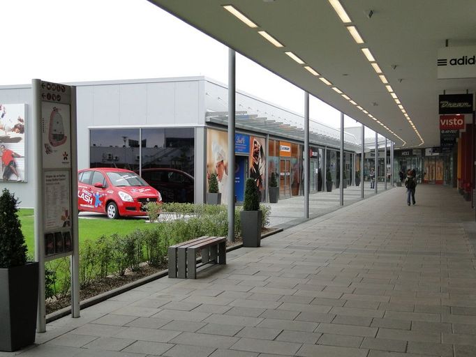 Fashion Arena Outlet Center Zamenhofova 440, Praha 10-Štěrboholy Developer: TK development and LMS/Euro Mall Štěrboholy