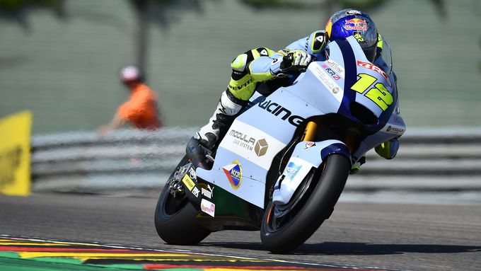 Filip Salač na motocyklu Moto2 týmu Gresini Racing při VC Německa 2022